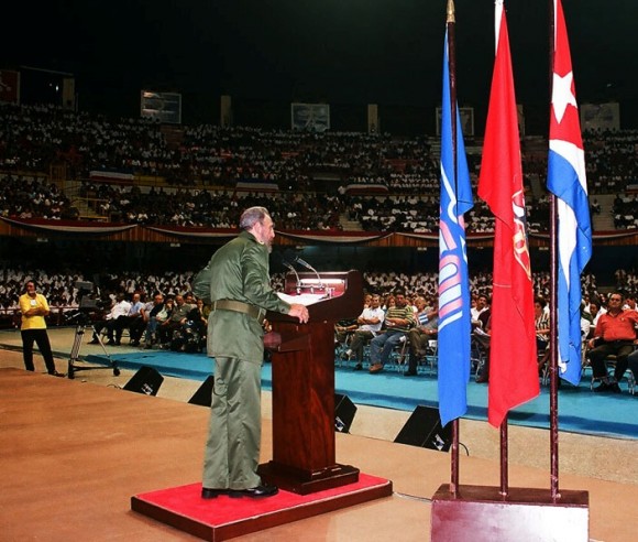 LA MENTIRA DEL 11/S publicado POR RT NOTICIAS - Página 3 Fidel-el-11-de-septiembre-de-2001-580x492