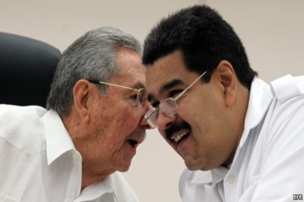 Dietro il disgelo Usa Cuba il rischio crack del Venezuela Ra%C3%BAl-Castro-y-Nicolas-Maduro-20-de-octubre-2014-en-la-Cumbre-del-ALBA