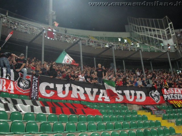 Le Mouvement Ultra en Italie - Page 4 Phoca_thumb_l_palermo%20milan_coppa%20italia%203