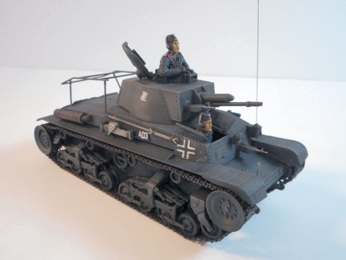 Nov: Tanque Comando Pz.Bef.Wg.35(t) por Academy Aca_13313_title