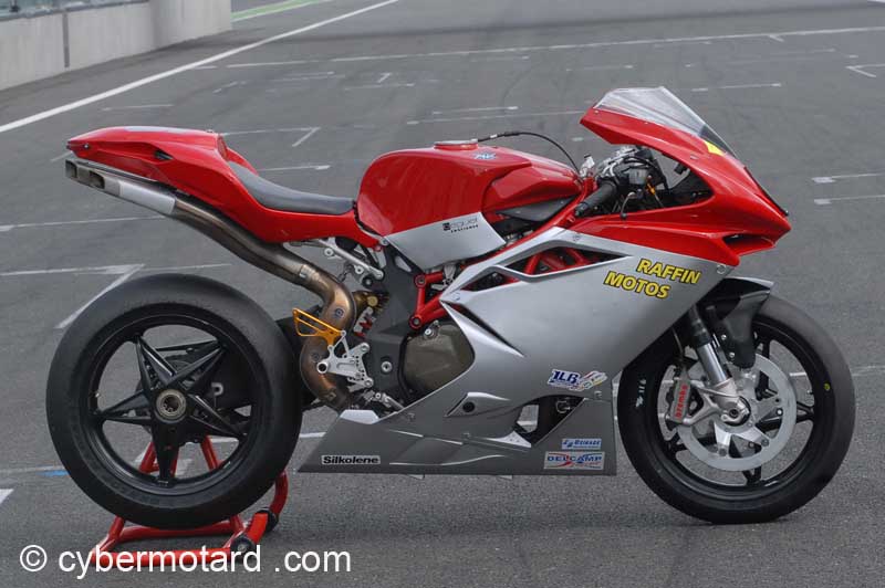 MV Augusta F4 1000 - Page 13 Superstock03-boldor2011