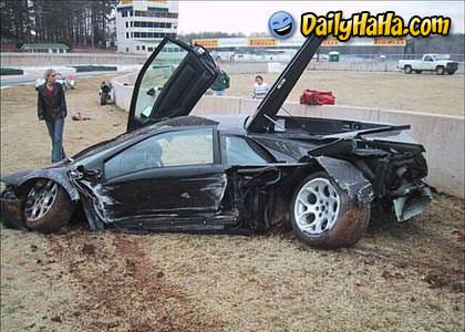 صور نادرة جدا ومضحكة2011 ع البدر100 Wasted_car