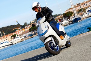 Probamos el e-Vivacity, el scooter eléctrico de Pe T6C3454_2-300x200