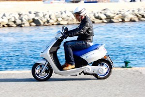 Probamos el e-Vivacity, el scooter eléctrico de Pe T6C3462_2-300x200