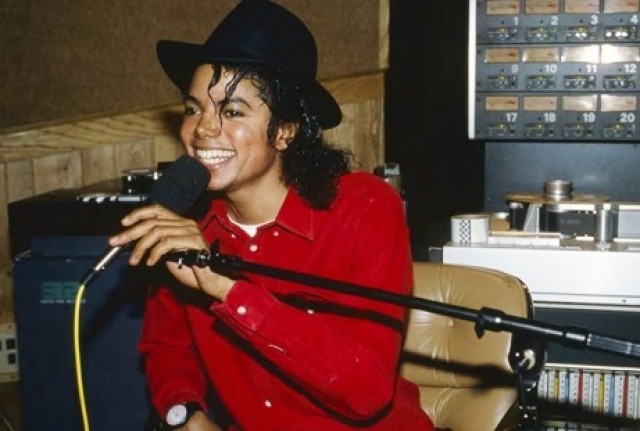 A história de "Scared Of The Moon" Michael-jackson-bad-album-recording-sessions-e1380643561407