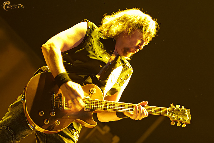 Nueva entrevista: Adrian Smith 15 de Febrero! 3845-21