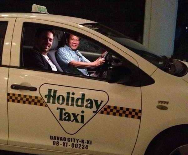 7 Reasons Why Dabawenyos Love Rody Duterte Duterte-driving-a-taxi-600x496