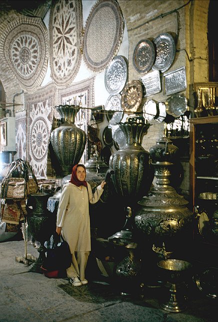 اثار وتاريخ مدينة اصفهان Esfahan_bazar