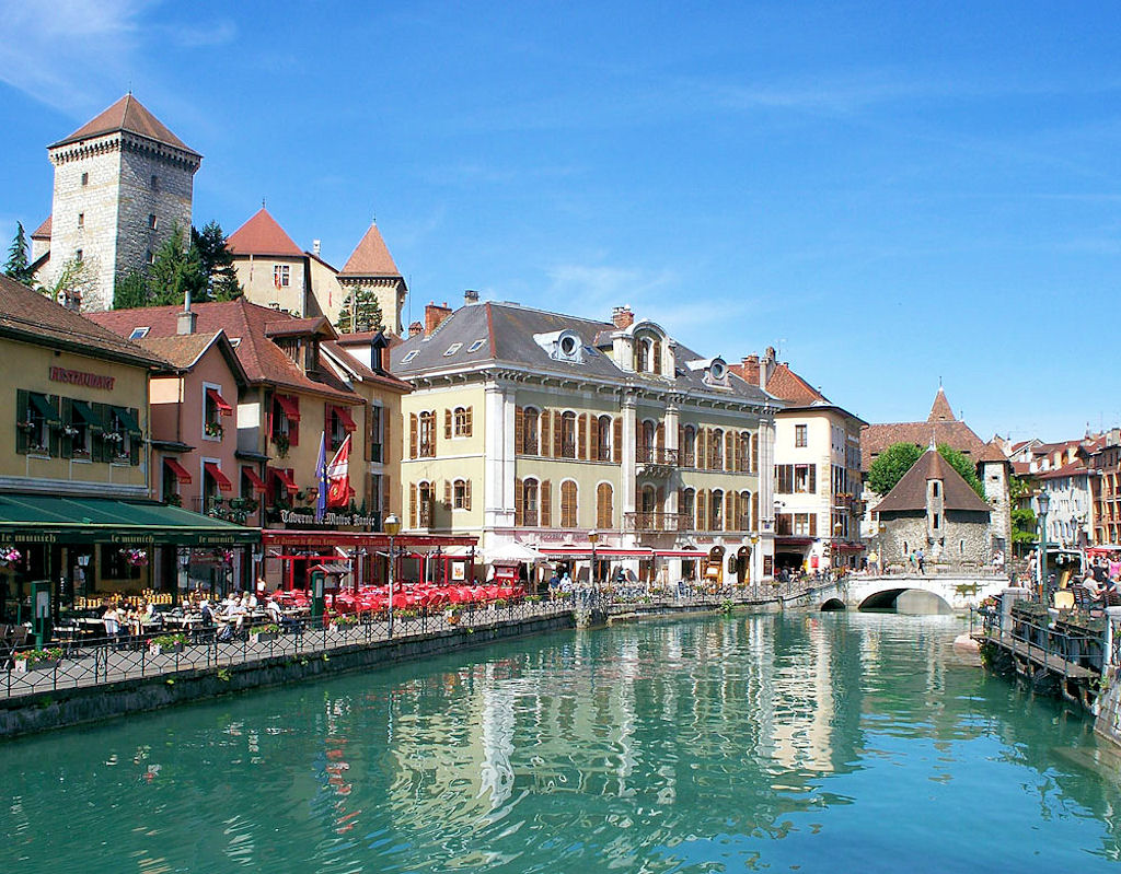 [Jeu] De quelle ville s'agit-il ?  - Page 65 Annecy-1