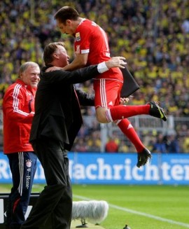 juego de poner fotos de muxos jugadores - Página 30 Ribery2_9_ampliada