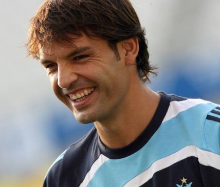 juego de poner fotos de muxos jugadores - Página 12 Morientes1_11_port_destacada_peq