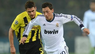 اوزيل : نحن نريد لعب المباراة النهائية  Ozil_94_port_sobretitular