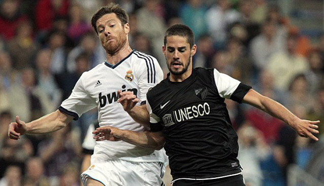 Post Oficial - Real Madrid - Página 2 Isco_Malaga_pelea_balon_Xabi_Alonso