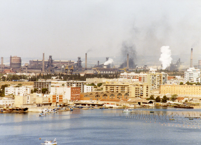 Taranto, battaglia sui veleni dell'Ilva Il ministero rimuove i tecnici anti-diossina - Repubblica.it 21122007ilva0333