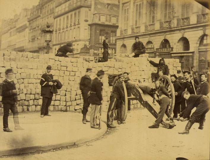 Paris avant et après : 32 photographies qui montrent comment la capitale a évolué à travers les époques ! Par Jérémy B.                     Ce2926b9-00a2-4b2f-8df5-69f33176e757