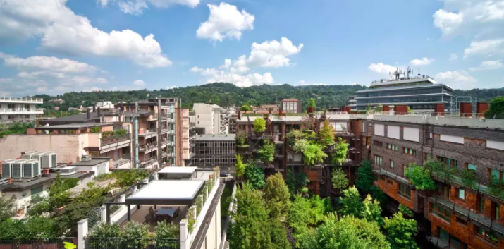 Au coeur de la ville de Turin, un architecte a construit un havre de paix envahi de nature ! Par Clémentine L.                 Capture%20d%E2%80%99e%CC%81cran%202017-12-05%20a%CC%80%2016.10.08