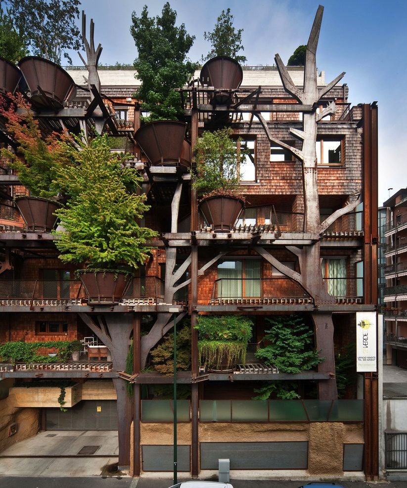 Au coeur de la ville de Turin, un architecte a construit un havre de paix envahi de nature ! Par Clémentine L.                 Verde_011