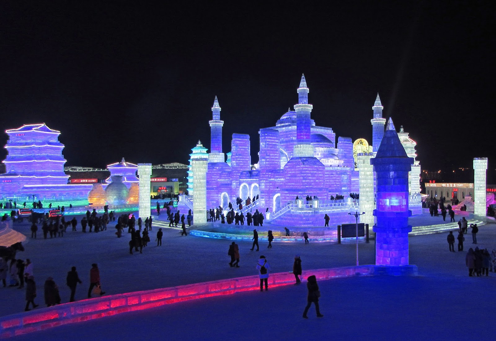 Chine : l'impressionnant « Harbin International Ice and Snow Sculpture Festival » vous accueille pour un voyage enchanté ! Par Clément Bp