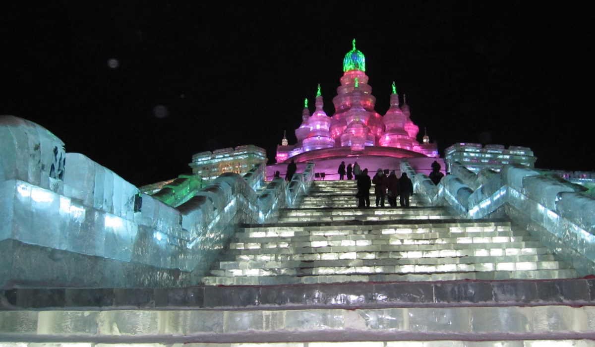 Chine : l'impressionnant « Harbin International Ice and Snow Sculpture Festival » vous accueille pour un voyage enchanté ! Par Clément Mostfabullous