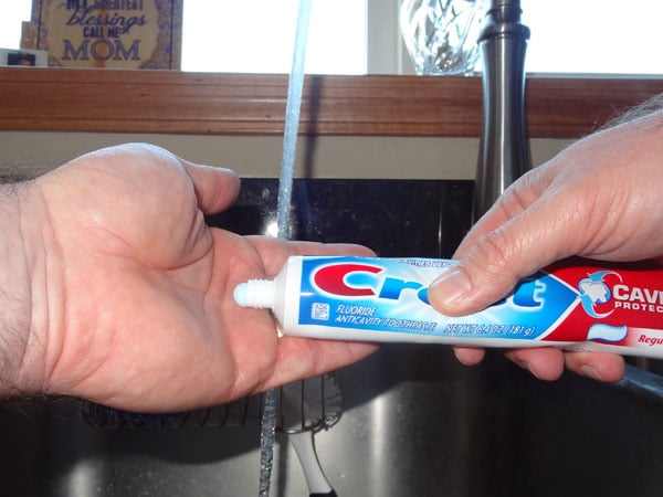 " Trucs et Astuces en tout genre " Maria-Lys Toothpaste_tips-7