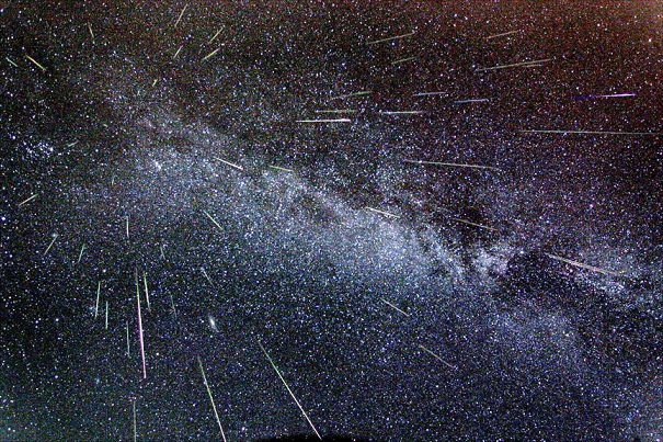 Au mois d'août, il y aura quatre événements célestes à ne pas manquer pour assouvir notre curiosité sur l'espace ! Perseids-NASA_many-meteors-UT