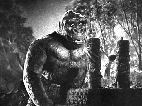 « Kong : Skull Island » : découvrez les 21 anecdotes les plus folles sur l'histoire du gorille le plus impressionnant du cinéma ! By Démotivateur                         King-kong-1933