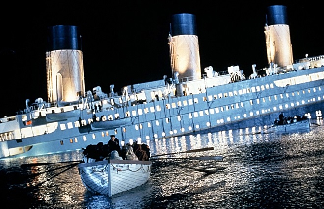 Plus de 100 ans après son naufrage, le Titanic est sur le point de totalement disparaître des profondeurs...Par Jérémy B.                                     Titanic-1997-47-g