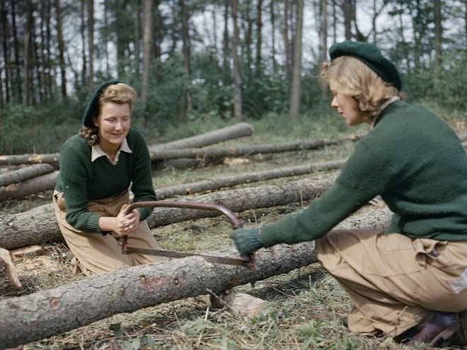 Ces 18 photographies de la Seconde guerre mondiale ont été restaurées en couleur... Elles sont magnifiques ! Par Jérémy B.                          11