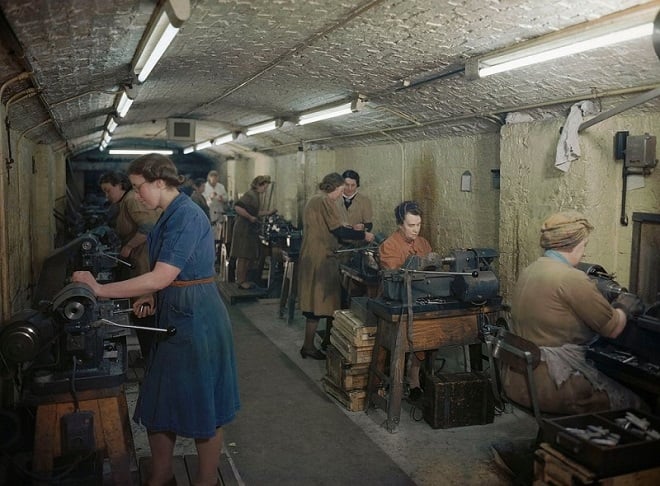 Ces 18 photographies de la Seconde guerre mondiale ont été restaurées en couleur... Elles sont magnifiques ! Par Jérémy B.                          2