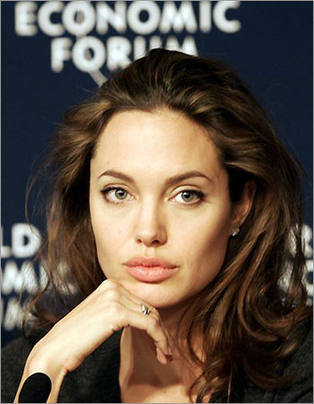 El dia que deje a mi negra sera por ............ Angelina-jolie-1