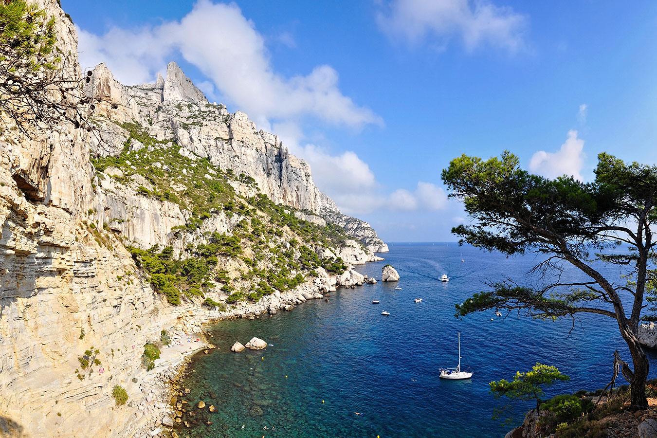 Tout près du bord de mer Calanque-des-pierres-tombees