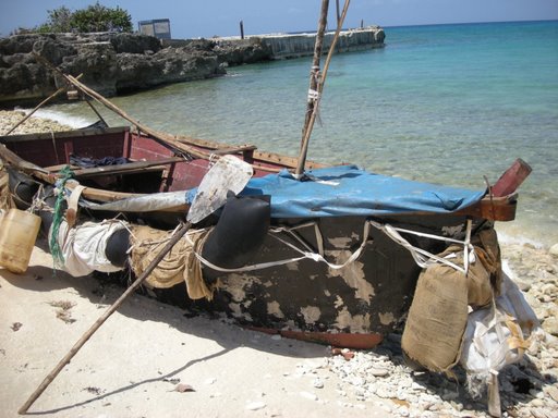 Repatriados ocho cubanos encontrados en embarcación cerca de Cayo Hueso Monologo-de-dos-balseros