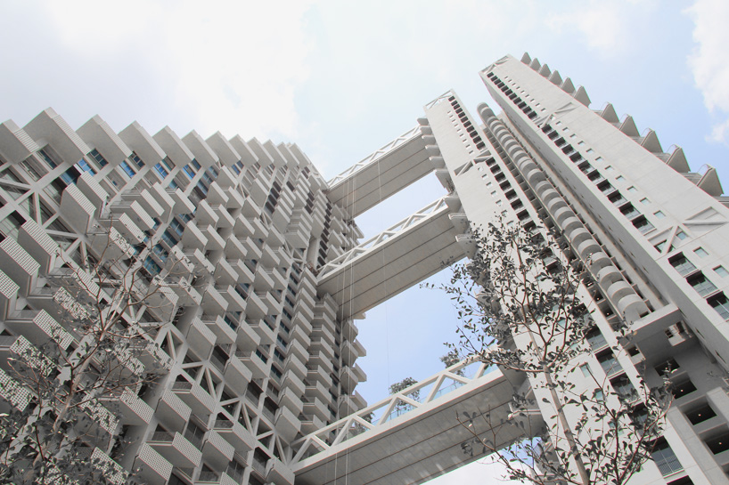 أحدث مجمع سكني في سنغافورة Moshe-safdie-architects-sky-habitat-singapore-construction-designboom-09