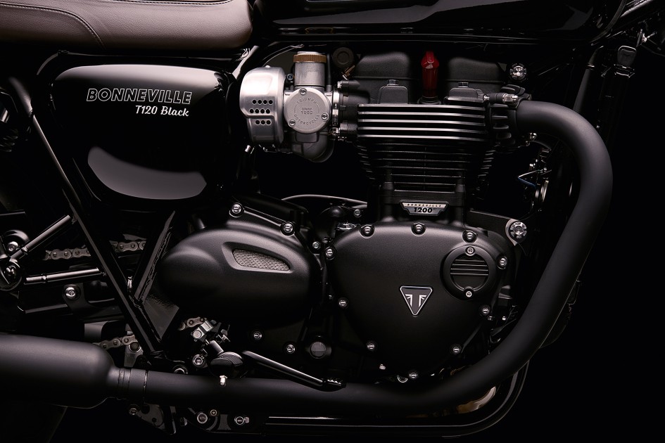 Miss Cali - Page 2 Triumph-Bonneville-T120-Black-2016-profil-zoom-945x630