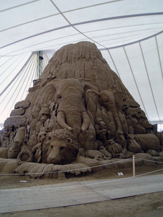 Neobična umetnička dela Sand_sculptures_jesoloI