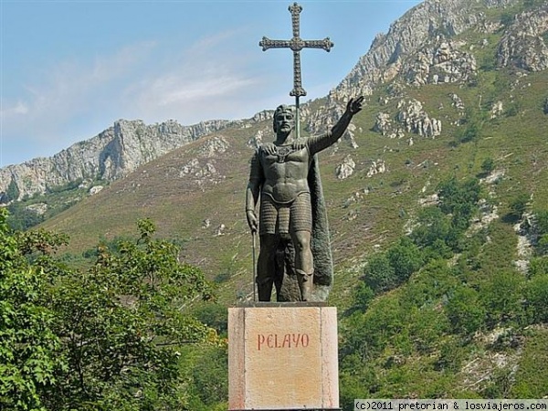 Y ahora está pasando? - Página 35 Normal_estatua_don_pelayo_covadonga_asturias__2___small_