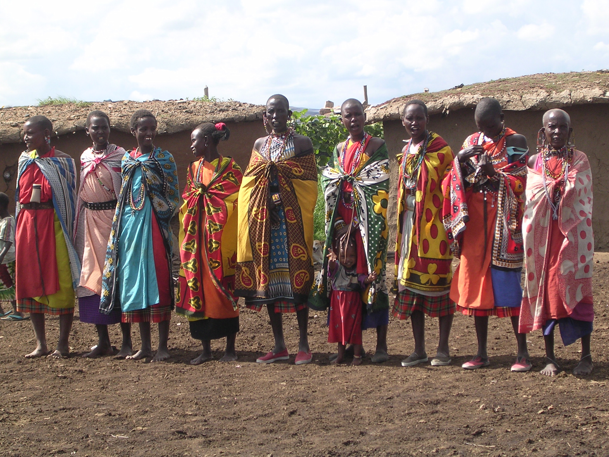 Afrika - Page 11 052-Maasia-Women-Traditional-Dress