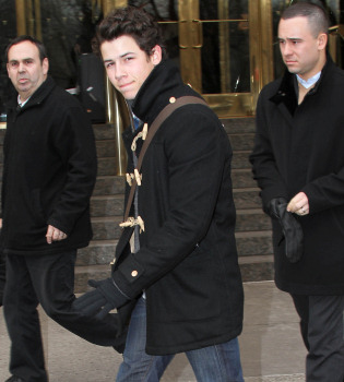 Nick Jonas marca tendencia ajeno a los rumores de romance con Samantha Barks 1450-i