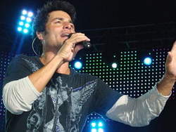 Adelantan un show impecable de Chayanne en Corrientes  2010-07-27-C11-263907