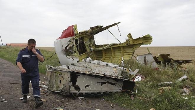 # RUMOR DE GUERRA: Seguimiento vuelo MH17 - Página 2 Avion-restos--660x371