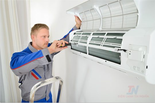 Điện tử, điện lạnh: Tháo ráp máy lạnh khu vực bình chánh|lắp đặt máy lạnh huy Sua-may-lanh-tai-binh-duong1-540x361(1)(1)