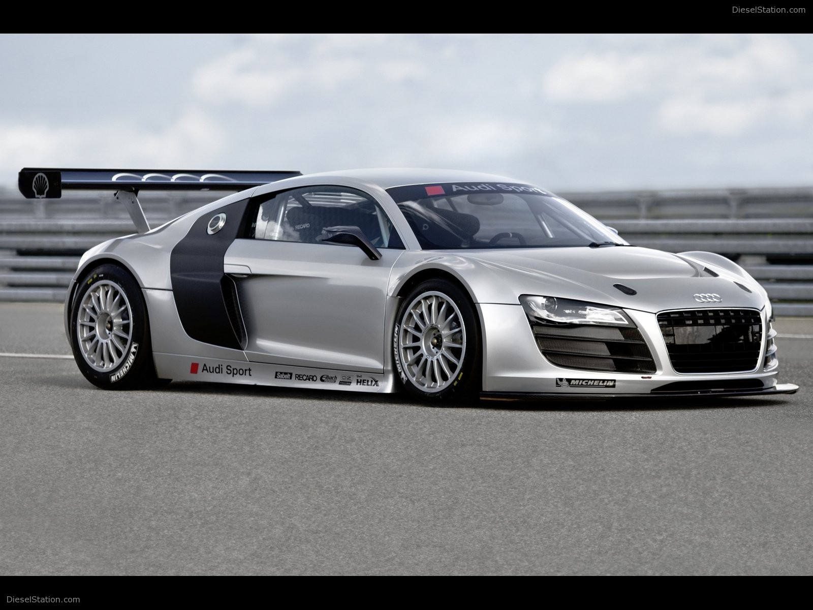 2009 Audi R8 GT3 Audi-R8-GT3-01