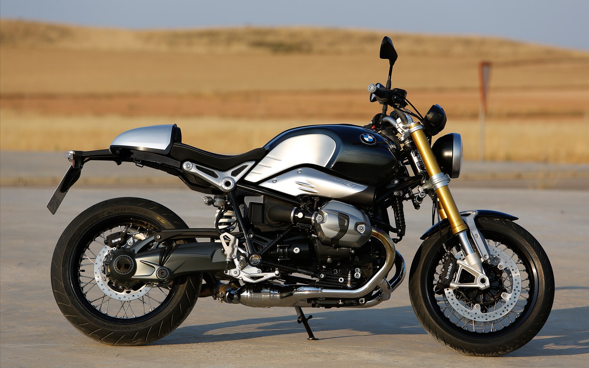 presentation ducatiti BMW-R-nineT-2014-widescreen-13