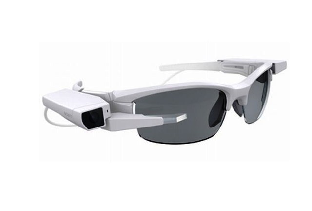 SmartEyeglass Attach!... Η απάντηση της Sony στα Google Glass! Sony-smarteyeglass-attach-770x577