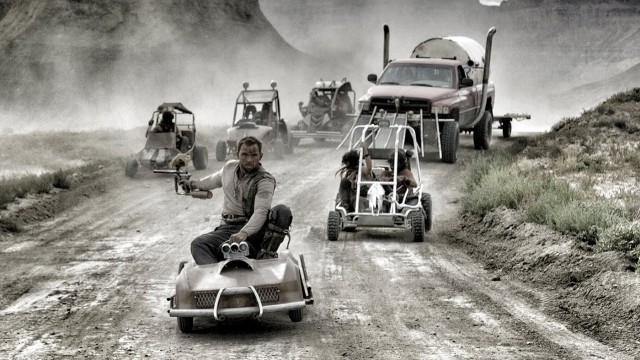 Ο Mad Max μέσα σε GoKart παίζει paintball! Mad-max-gokart-paintball-style-640x360