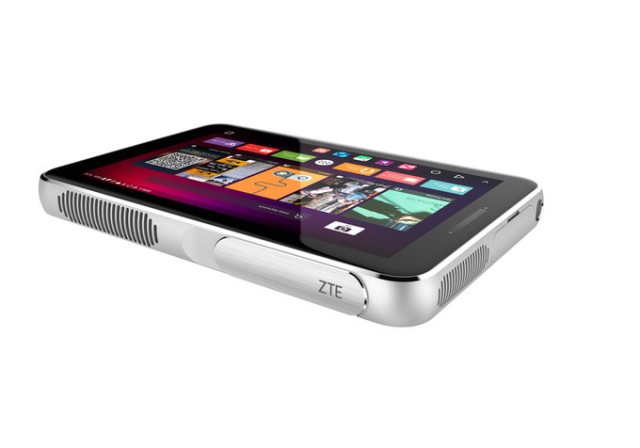 ZTE Spro Plus. Android mobile projector με όψη tablet ZTE-Spro-Plus-640x448