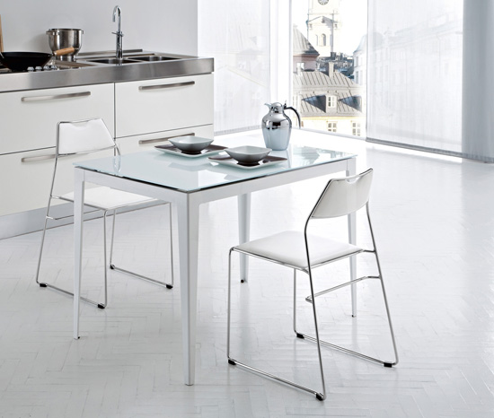 15 صورة لكراسي عصرية من DOMITALIA للمطبخ والحديقة  Modern-Bright-kitchen-chairs-from-Domitalia-19