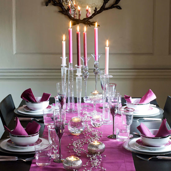 جبتلكم صور لديكورات المائدة تفضلوا  Christmas-table-decorating-ideas-2