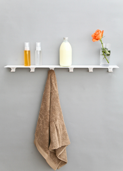 ابتكارات عملية لديكور عصري .. حصري من hope star Minimalist-shelf-with-hooks-2