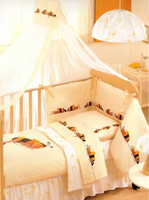 سراير للرضع lit bébé .سراير وديكورات لغرف العناية بالطفل Very-pretty-baby-nursery-bedding-Nursery-collection-by-Zambaiti-10